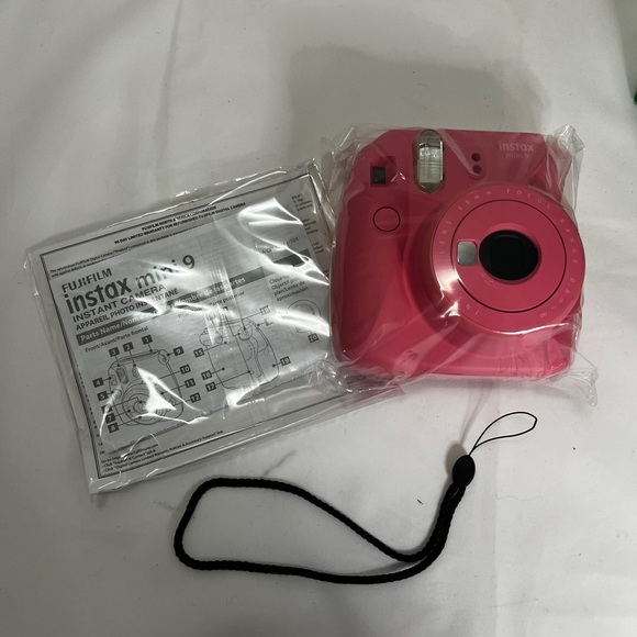 The Adventure Challenge Family Edition With Camera & Film - Picture 4 of 7